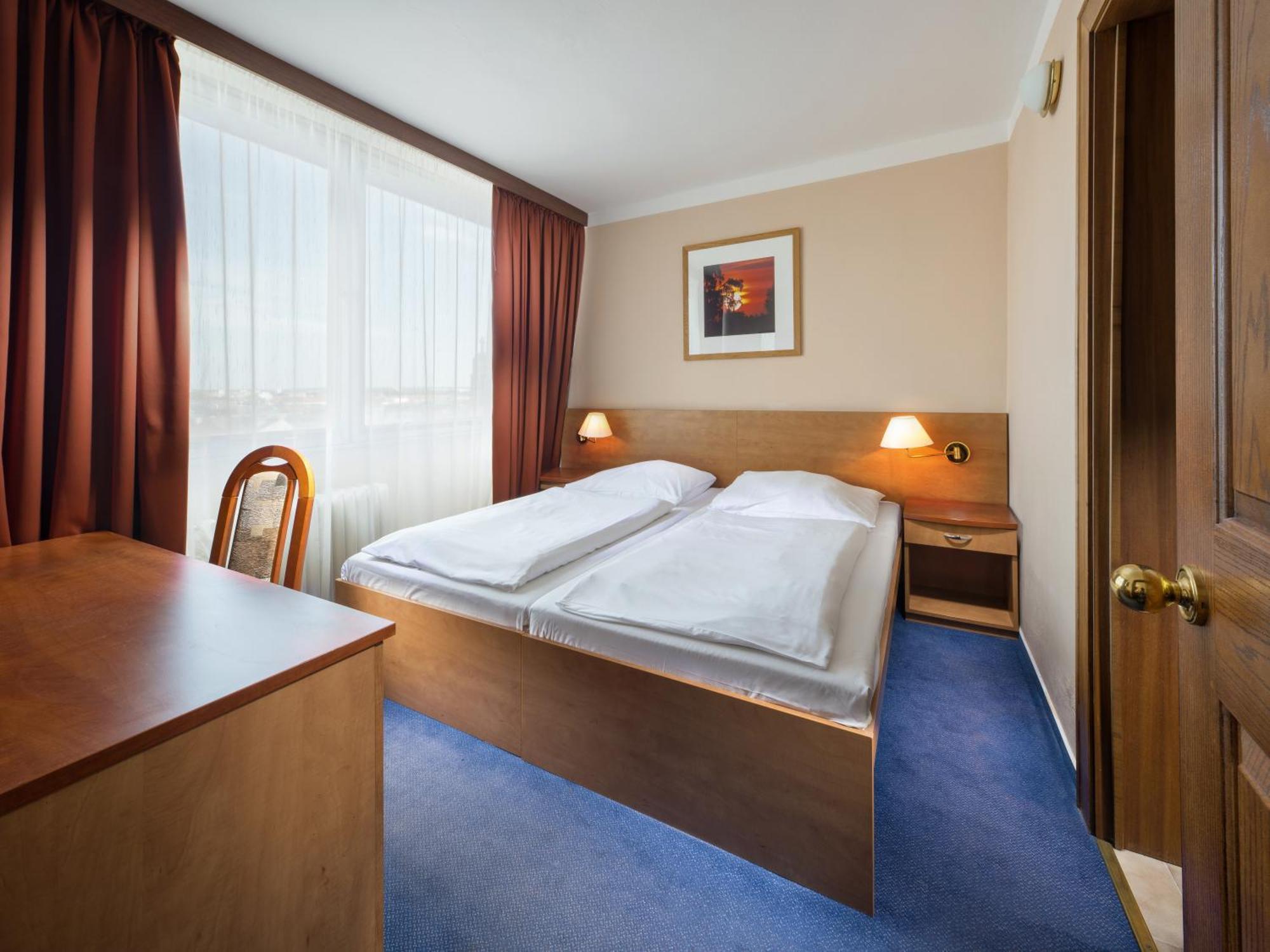 Hotel Cernigov Hradec Kralove Exterior photo